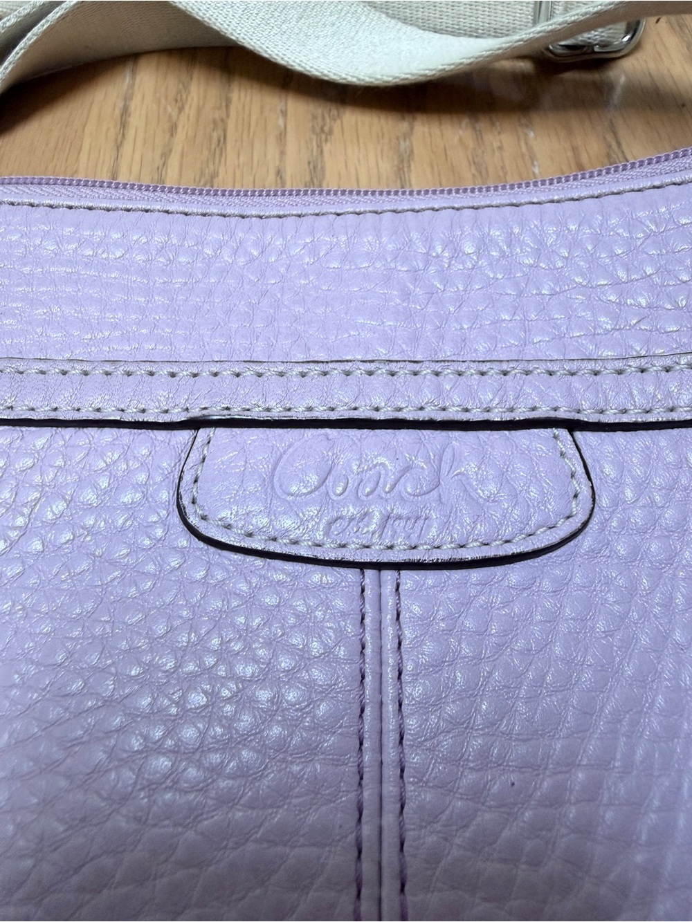 COACH Lilac Pebbled Leather Swingpack with Matching Hang Tag 2010’s - Picture 6 of 11